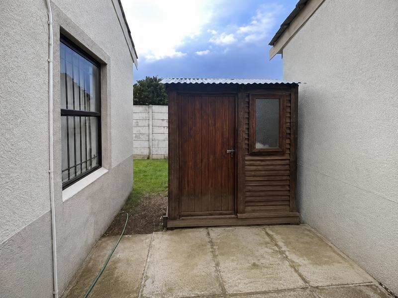2 Bedroom Property for Sale in Somerset West Western Cape